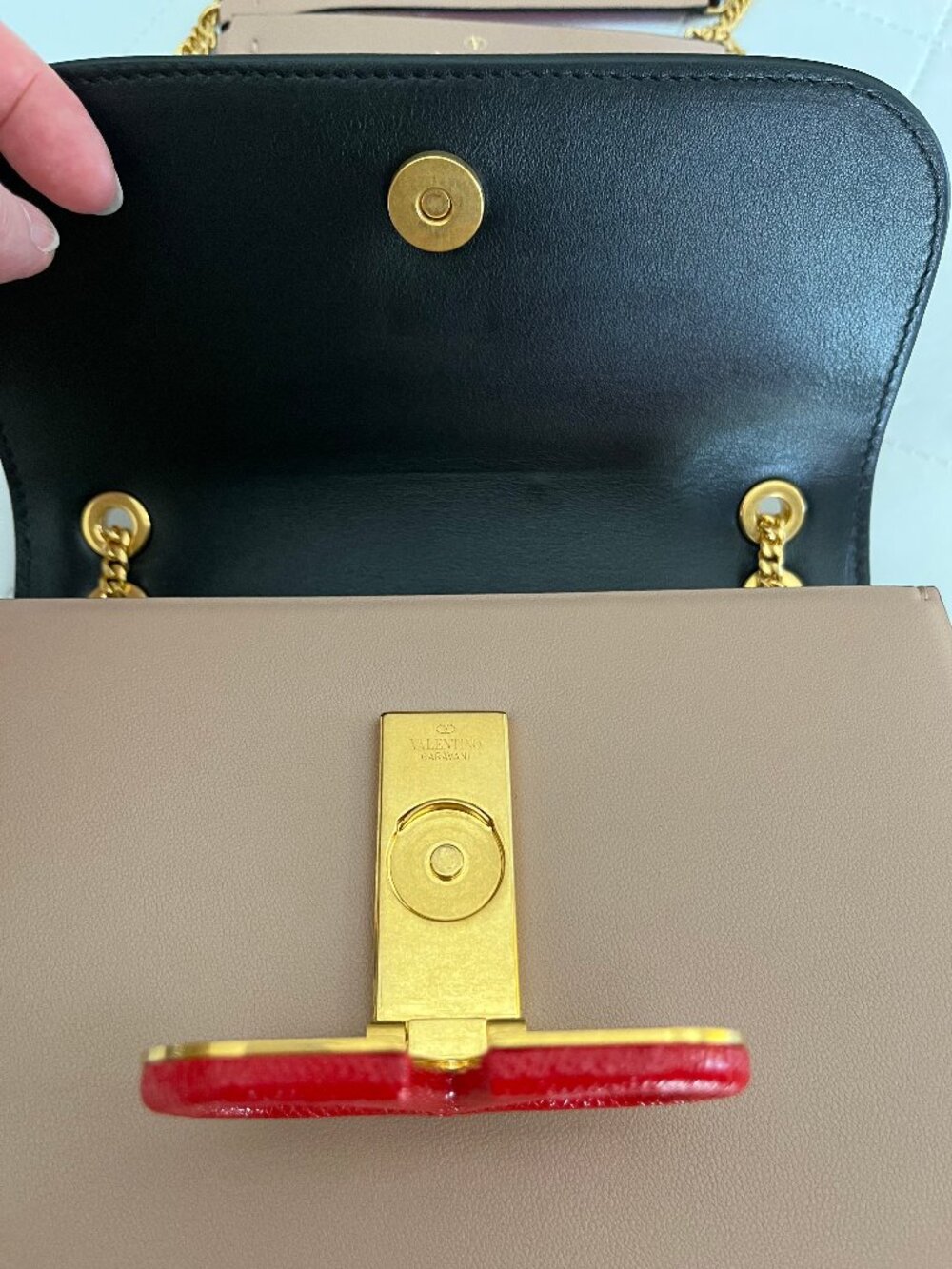 Valentino Garavani Small VLOCK Chain Shoulder Bag - Authentic - Picture 12 of 17